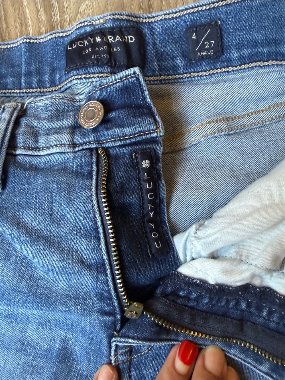 Lucky Brand Women's Light Blue Skinny Jeans - Picture 6 of 13